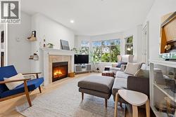 411 2059 CHESTERFIELD AVENUE  North Vancouver, BC V7M 2P4