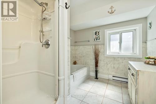 Main floor 4 pc bath - 5 Meharg Drive, Mckellar, ON 