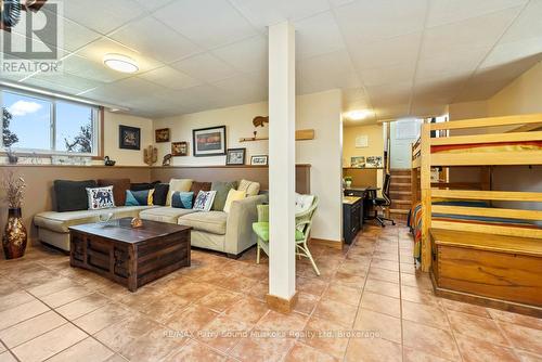 5 Meharg Drive, Mckellar, ON 