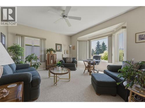 2642 Golf View Place, Blind Bay, BC - Indoor Photo Showing Living Room