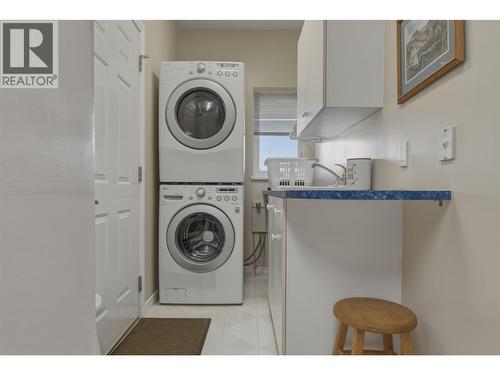 2642 Golf View Place, Blind Bay, BC - Indoor Photo Showing Laundry Room
