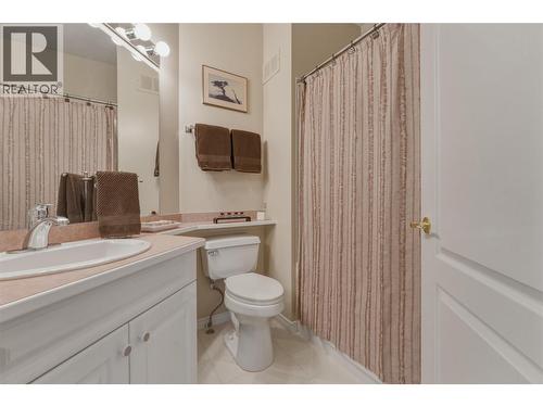 2642 Golf View Place, Blind Bay, BC - Indoor Photo Showing Bathroom