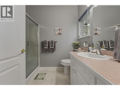2642 Golf View Place, Blind Bay, BC - Indoor Photo Showing Bathroom