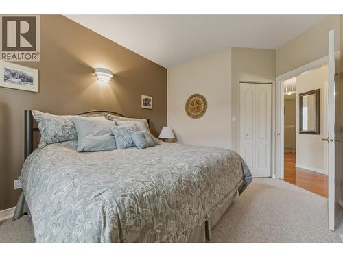2642 Golf View Place, Blind Bay, BC - Indoor Photo Showing Bedroom