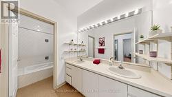 Main Bathroom - 