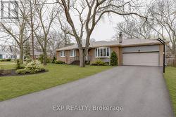 1259 TWIN OAKS DELL DRIVE  Mississauga, ON L5H 3J7