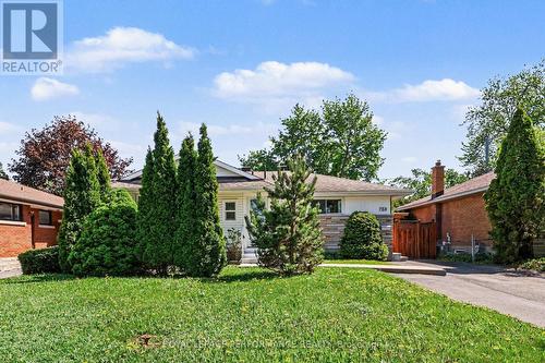 788 Dickens Avenue, Ottawa, ON 