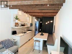 1 - 2557 DUNDAS STREET W Toronto (High Park North), ON M6P 1X6