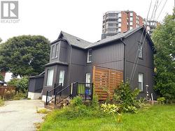 253 DUNLOP STREET E Barrie, ON L4M 1B6
