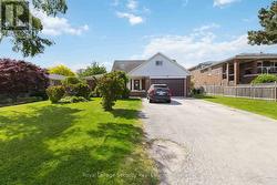 73 SAINT ANDREWS BOULEVARD Toronto, ON M9R 1W4