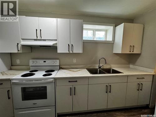 807 Weldon Avenue, Saskatoon, SK 