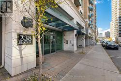 807 - 238 BESSERER STREET Ottawa, ON K1N 6B1