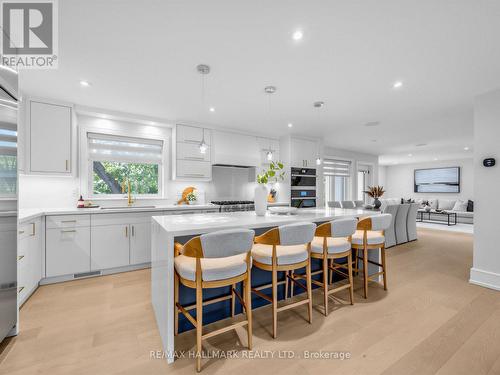 30 Kellythorne Drive, Toronto, ON 