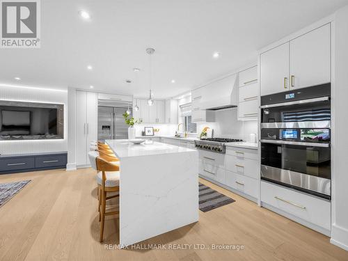 30 Kellythorne Drive, Toronto, ON 