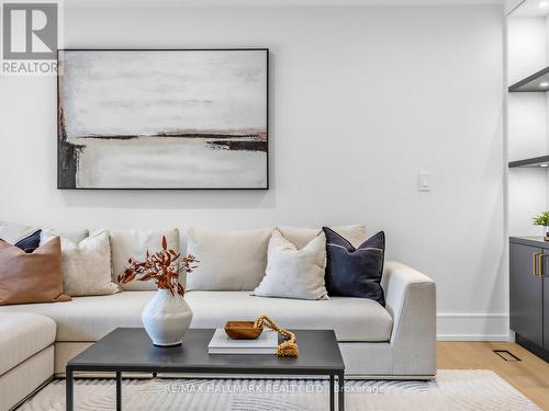 30 Kellythorne Drive, Toronto, ON 