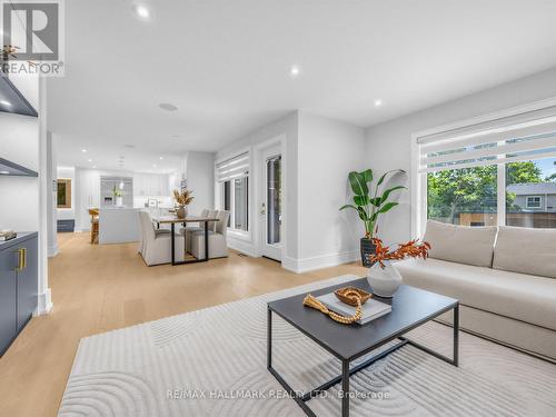 30 Kellythorne Drive, Toronto, ON 