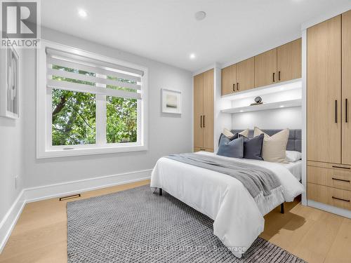 30 Kellythorne Drive, Toronto, ON 