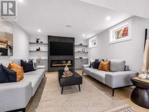 30 Kellythorne Drive, Toronto, ON 