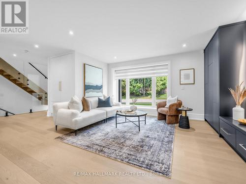 30 Kellythorne Drive, Toronto, ON 