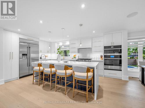 30 Kellythorne Drive, Toronto, ON 