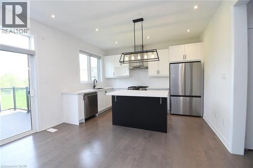 266 Chippewa Avenue, Shelburne, ON - Indoor Photo Showing Kitchen With Upgraded Kitchen