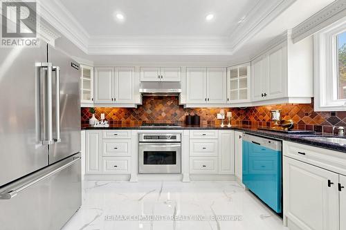 1002 Riverview Crescent, Pickering, ON 