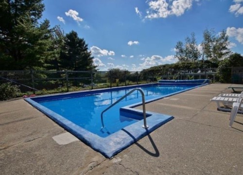 Piscine - 101-124 Rue De Wolfe, Bromont, QC 