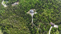 21 Imp. des Chevreuils  Sainte-Agathe-Des-Monts, QC J8C 0L4