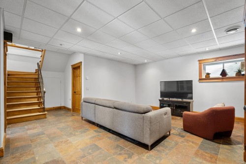 Family Room - 21 Imp. Des Chevreuils, Sainte-Agathe-Des-Monts, QC 