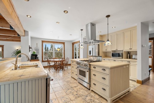 Kitchen - 21 Imp. Des Chevreuils, Sainte-Agathe-Des-Monts, QC 