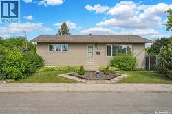 73 Laurentian DRIVE  Saskatoon, SK S7H 4M1