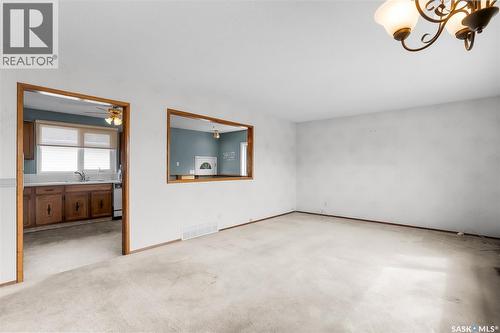 73 Laurentian Drive, Saskatoon, SK 