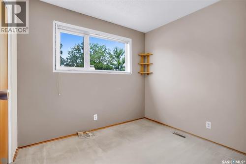 73 Laurentian Drive, Saskatoon, SK 