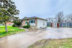 38 DEERFIELD PARKWAY Thorold, ON L2V 4B4