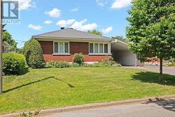 839 WESTON DRIVE  Ottawa, ON K1G 1W5