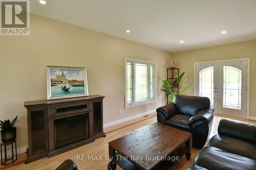 960 Lawson Road, Tiny, ON 