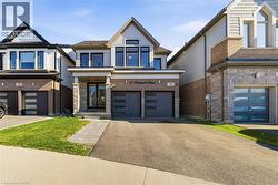 8 PINNACLE Court Hamilton, ON L0R 1W0
