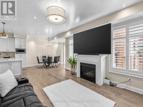 9 Clutterbuck Lane, Ajax, ON 