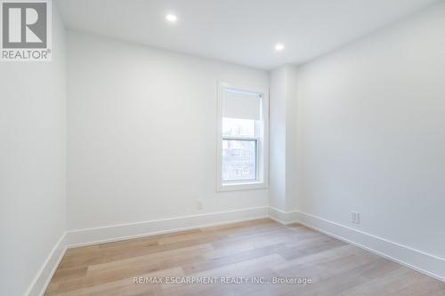 204 Balsam Avenue S, Hamilton, ON 