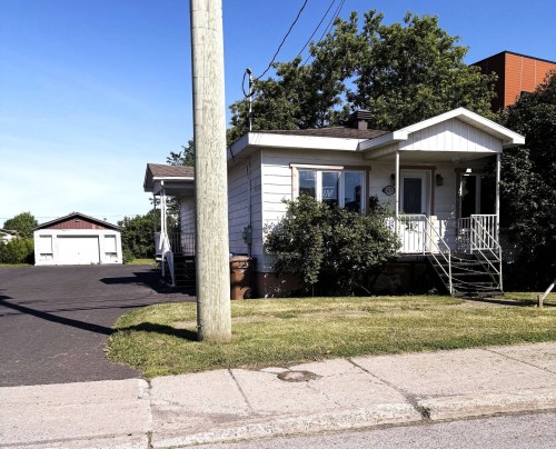 Façade - 45 Rue St-Pierre, Saint-Constant, QC 