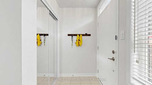 10-35 Heron Park Place, Toronto, ON - Indoor Photo Showing Other Room