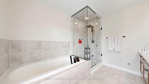 10-35 Heron Park Place, Toronto, ON - Indoor Photo Showing Bathroom