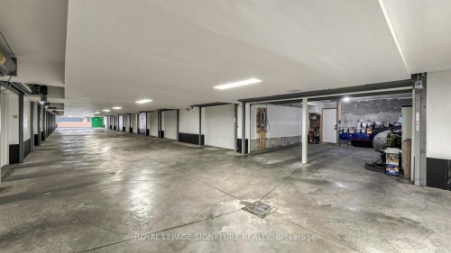10-35 Heron Park Place, Toronto, ON - Indoor Photo Showing Garage