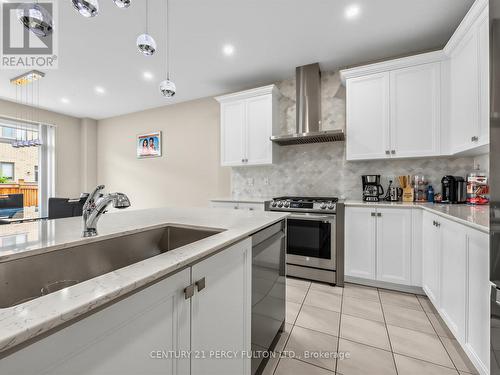 54 Farringdon Crescent, Brampton, ON 