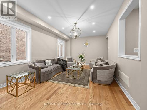 54 Farringdon Crescent, Brampton, ON 