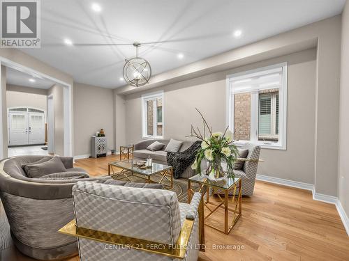 54 Farringdon Crescent, Brampton, ON 