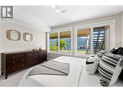 Lakeview guest bedroom downstairs 3 in total so you never run out of room for guests - 6421 Eagle Bay Road Unit# 13, Eagle Bay, BC 