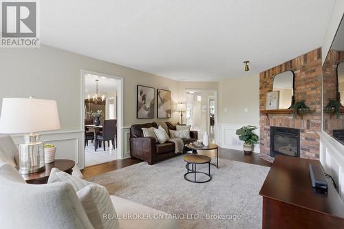 2205 Shaftesbury Court, Oakville, ON 
