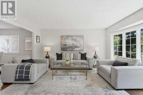 2205 Shaftesbury Court, Oakville, ON 