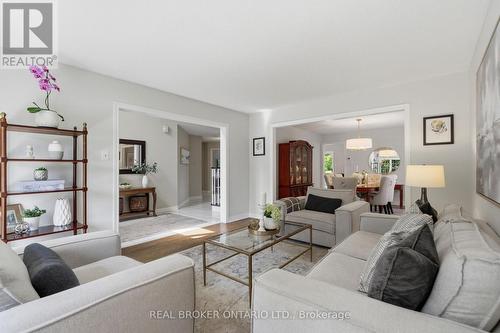 2205 Shaftesbury Court, Oakville, ON 